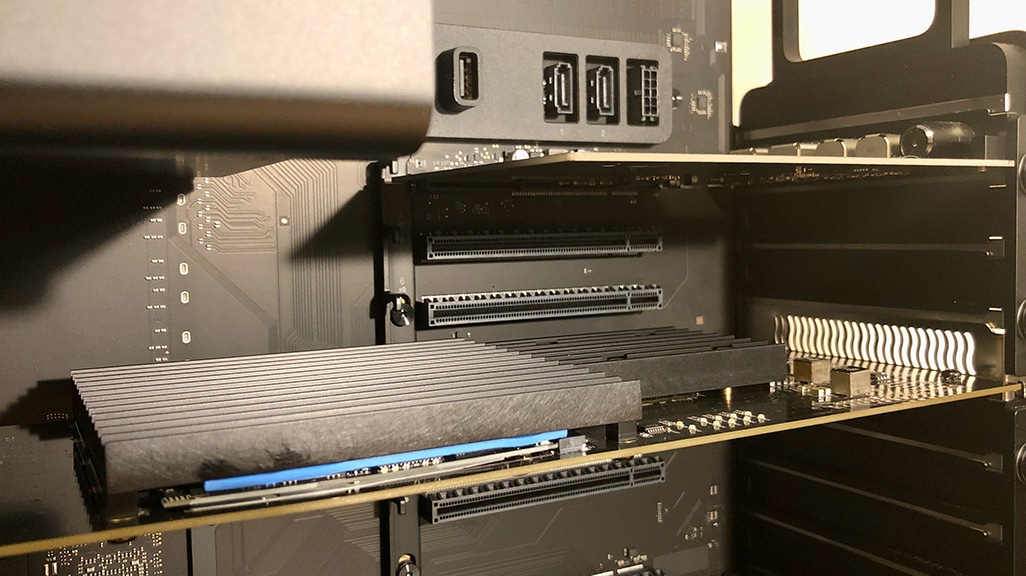 MacPro 2019用Sonnet NVMe SSD 4TB 仕様と外観